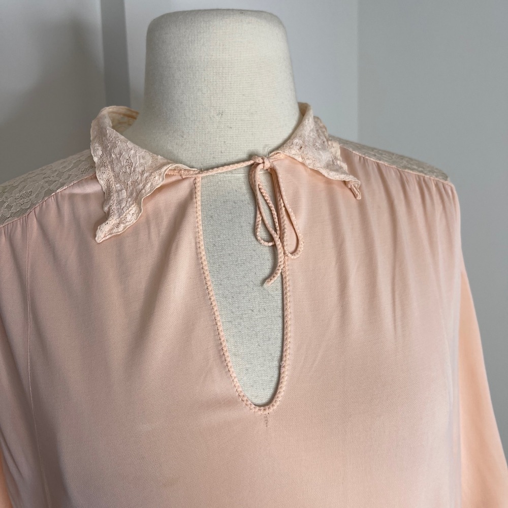 Schiesser Vintage Peach Lace Trim Nightgown Short Sleeve Keyhole Neck Size 44 - Picture 4 of 9